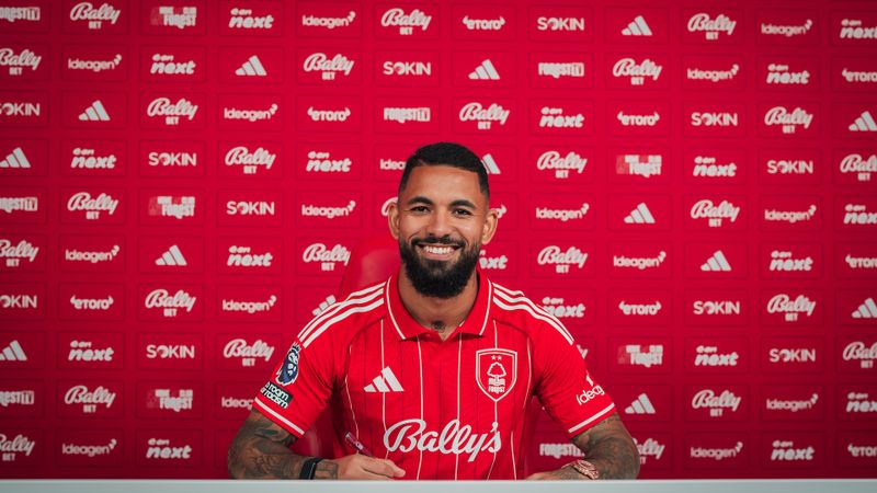 Forest sign Douglas Luiz