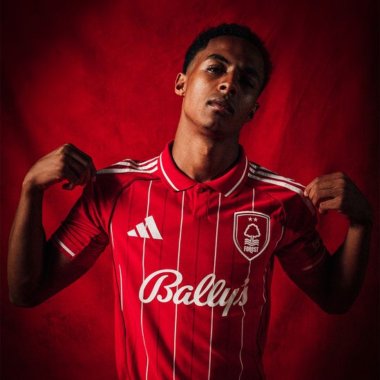 奥马里・哈钦森